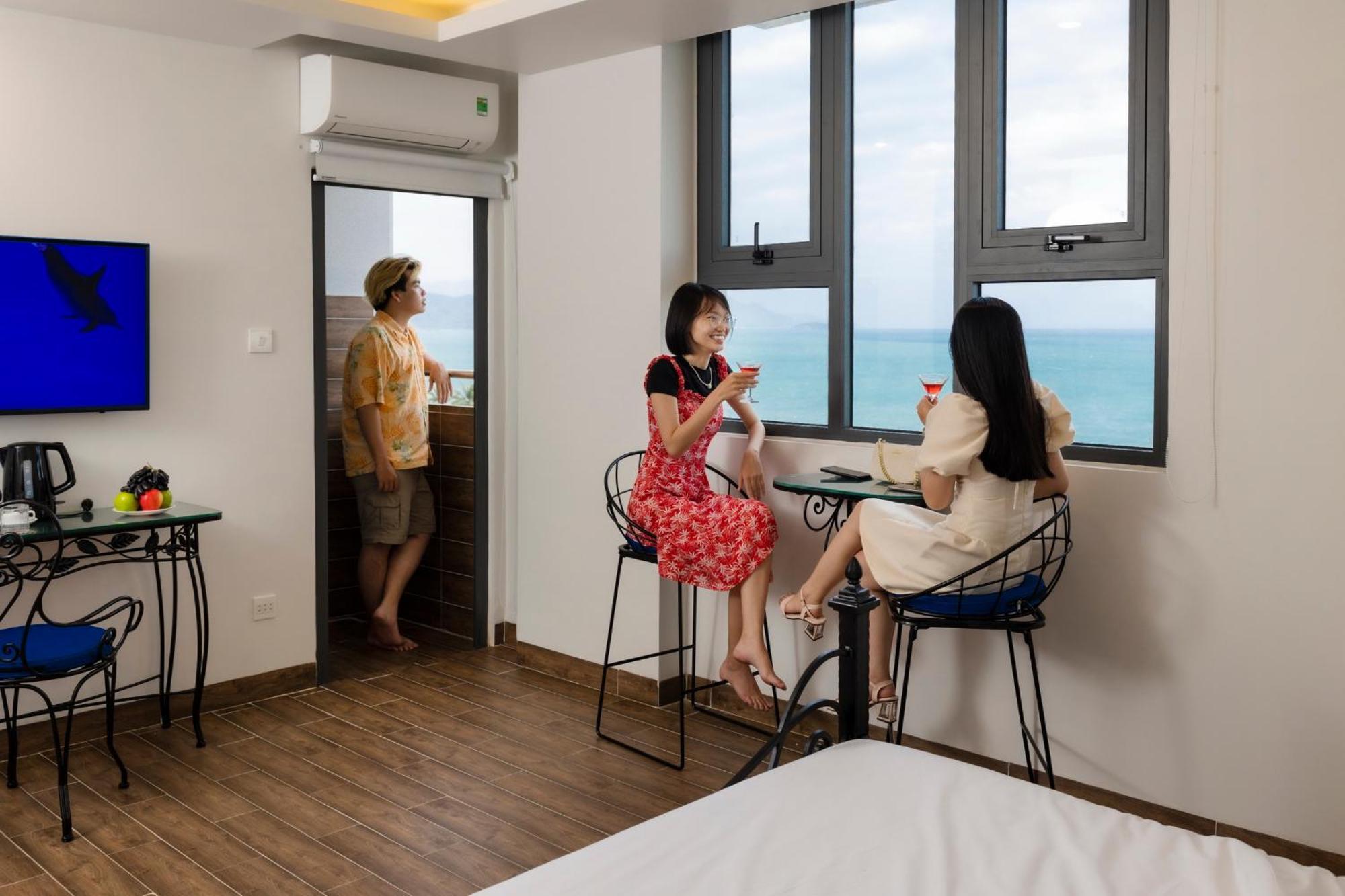 Azura Gold Hotel & Apartment Нячанг Экстерьер фото