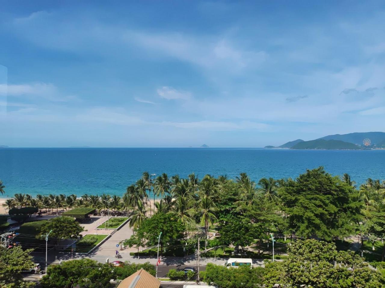 Azura Gold Hotel & Apartment Нячанг Экстерьер фото